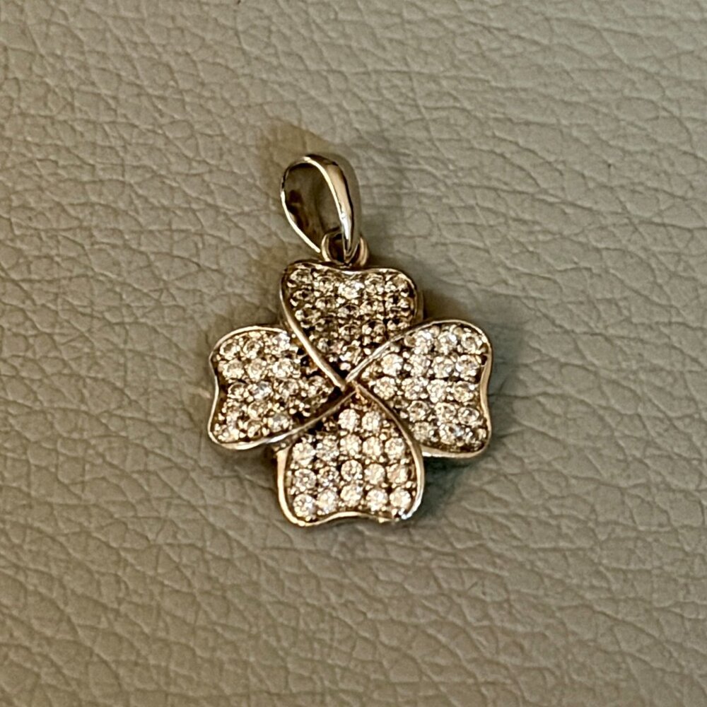 Sterling silver 925 and CZ cubic zirconia four leaf clover flower pendant